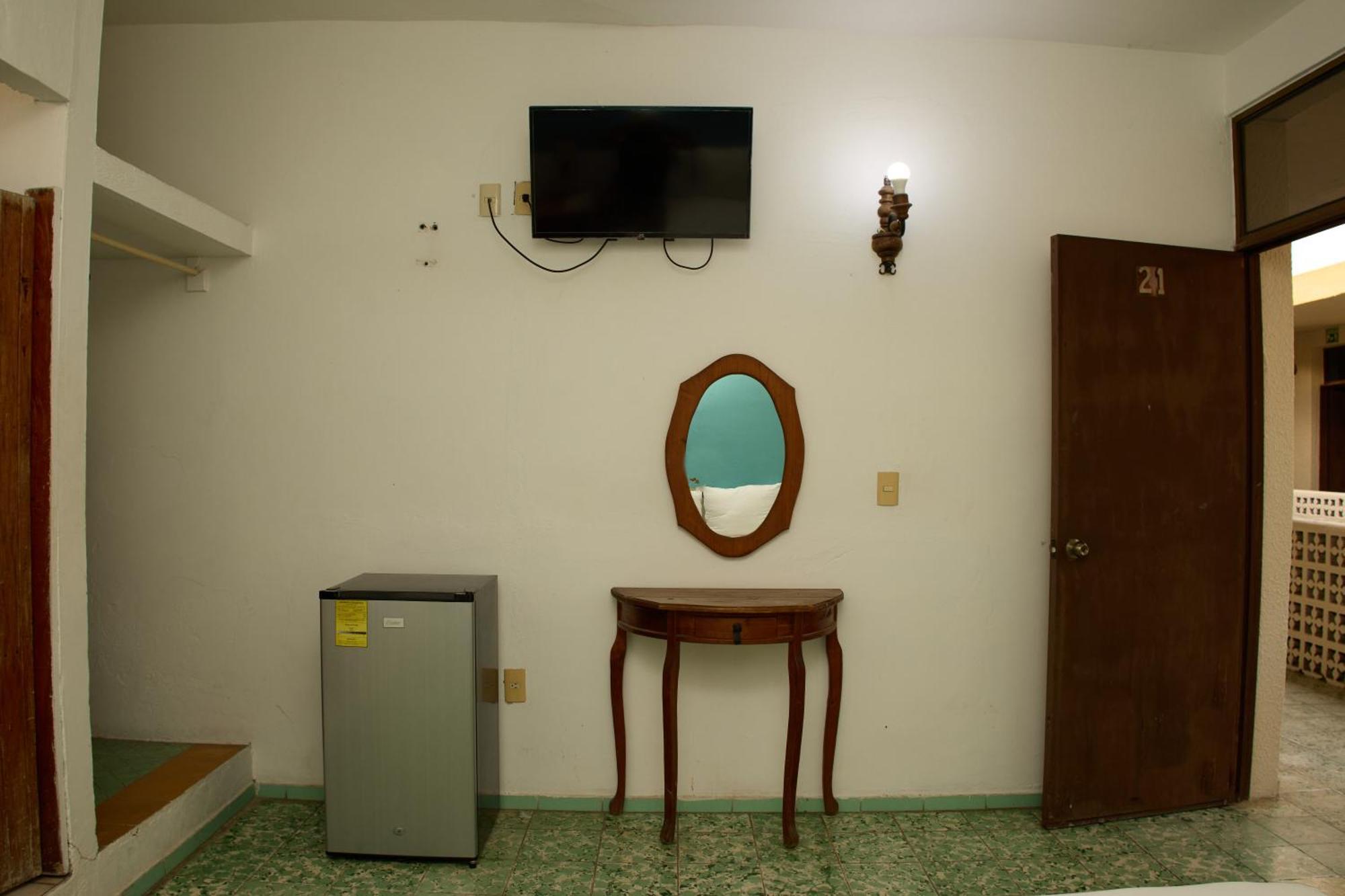 Hotel San Lorenzo Barra de Navidad Buitenkant foto