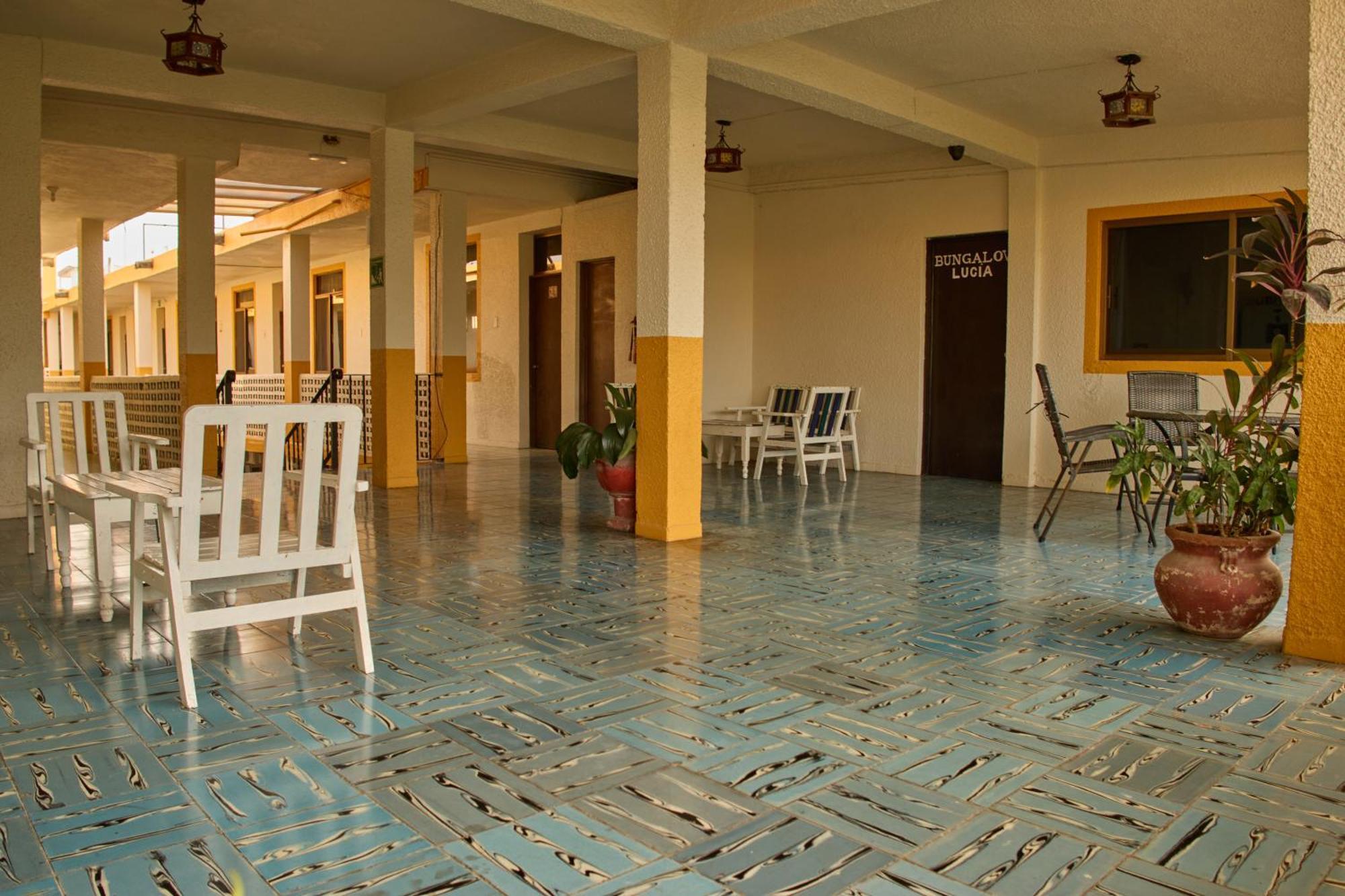 Hotel San Lorenzo Barra de Navidad Buitenkant foto