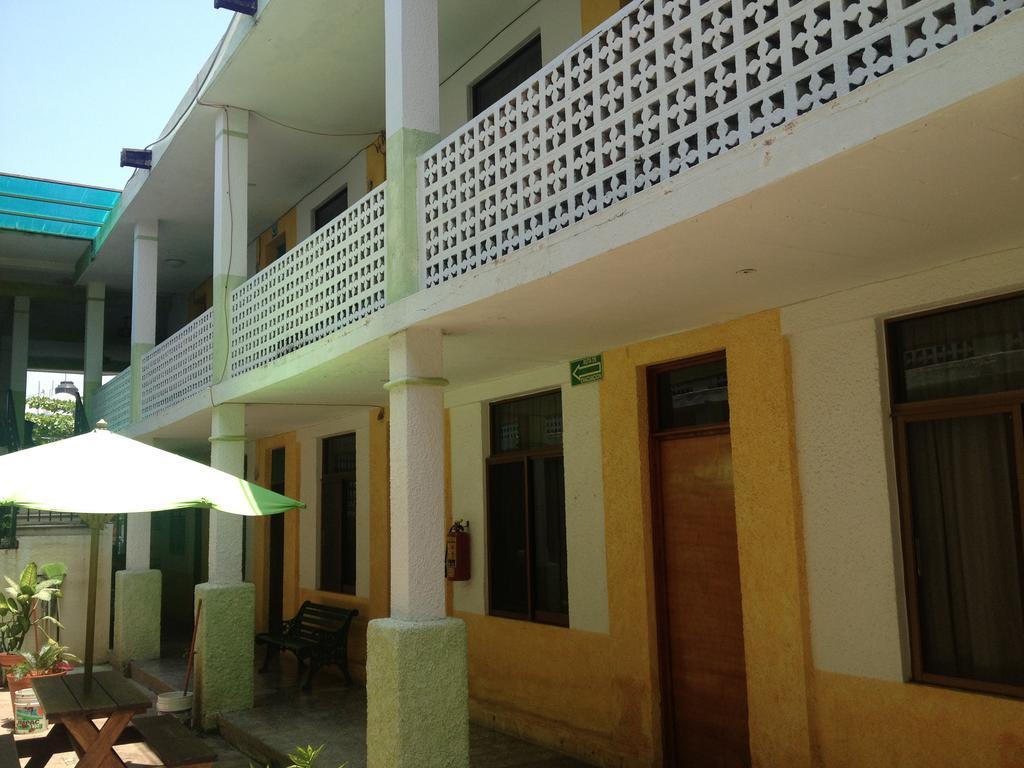 Hotel San Lorenzo Barra de Navidad Buitenkant foto
