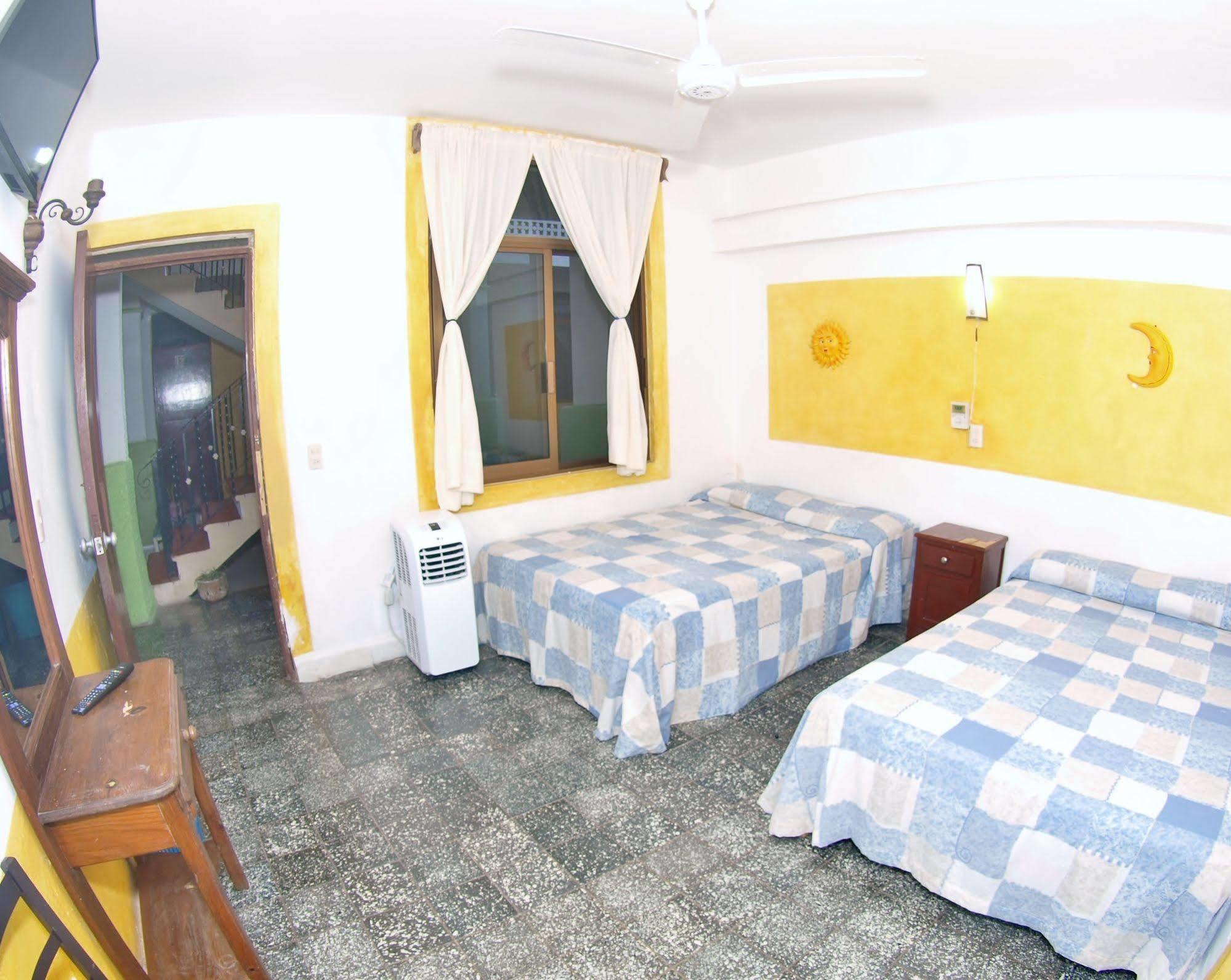 Hotel San Lorenzo Barra de Navidad Buitenkant foto