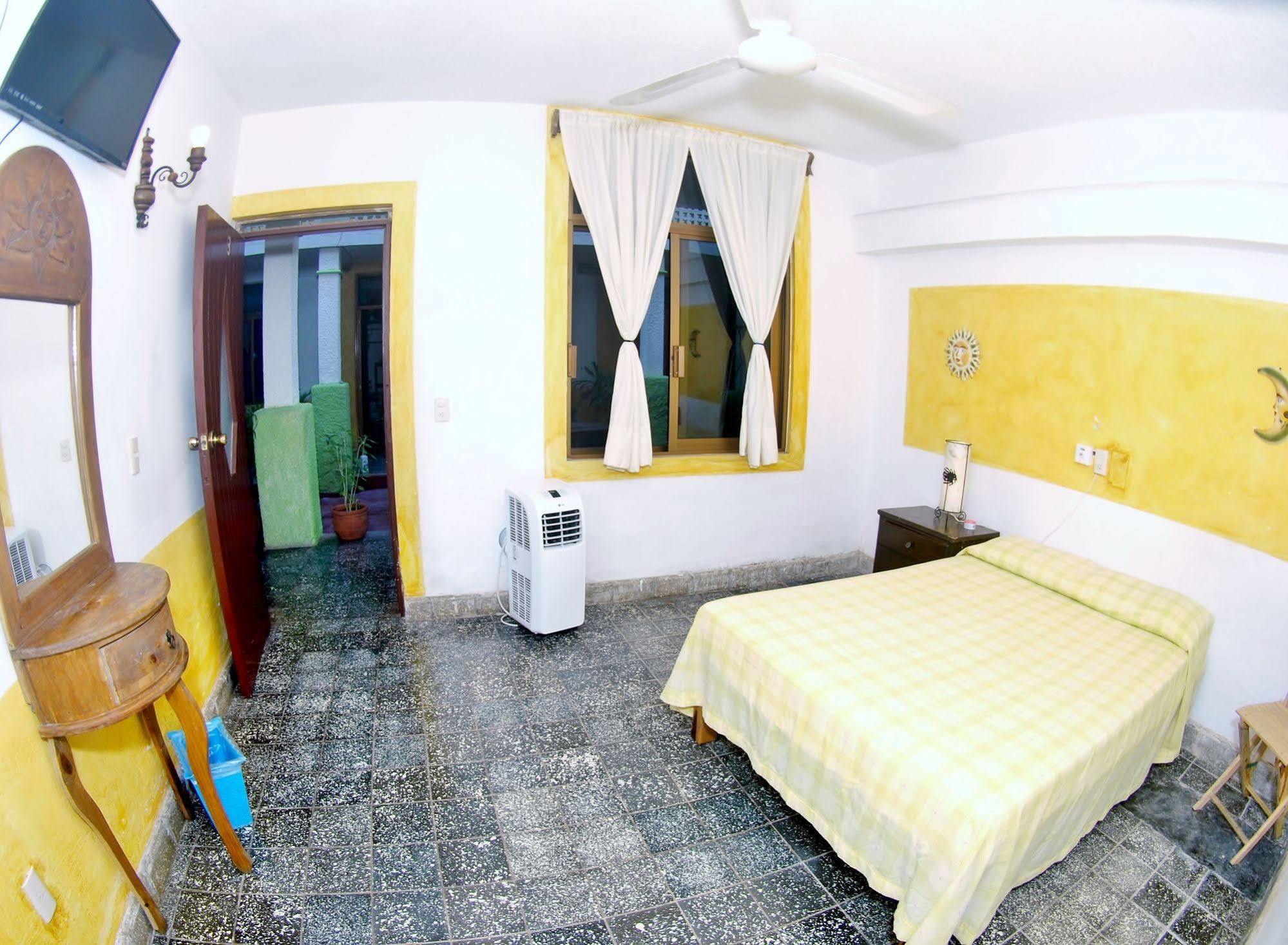 Hotel San Lorenzo Barra de Navidad Buitenkant foto